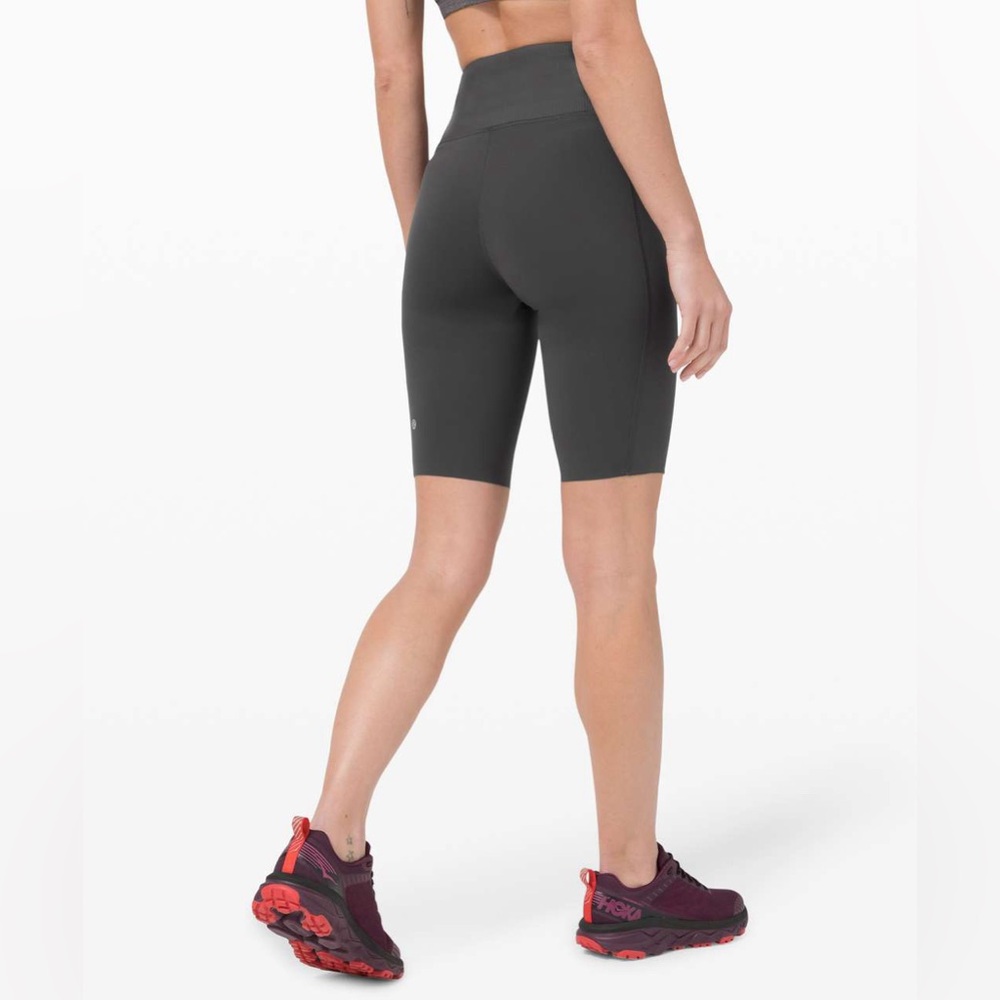 Lululemon Train Free High-Rise Short 10 Graphite Grey Biker Shorts Size 6